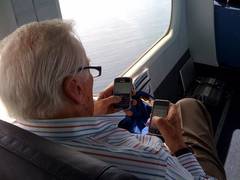 Smartphone-urile si tabletele ne pun in pericol sanatatea. Afla cum!