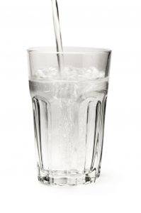 Cum sa bei 8 pahare de apa pe zi