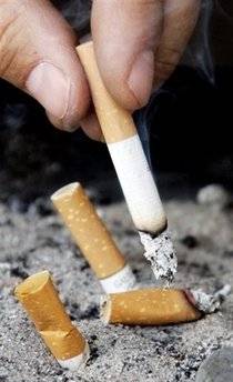 Bolnavii de cancer la plamani au sanse duble de supravietuire daca renunta la fumat