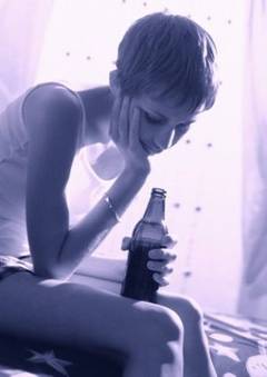 Alcoolismul, cauzat de un hormon al stresului